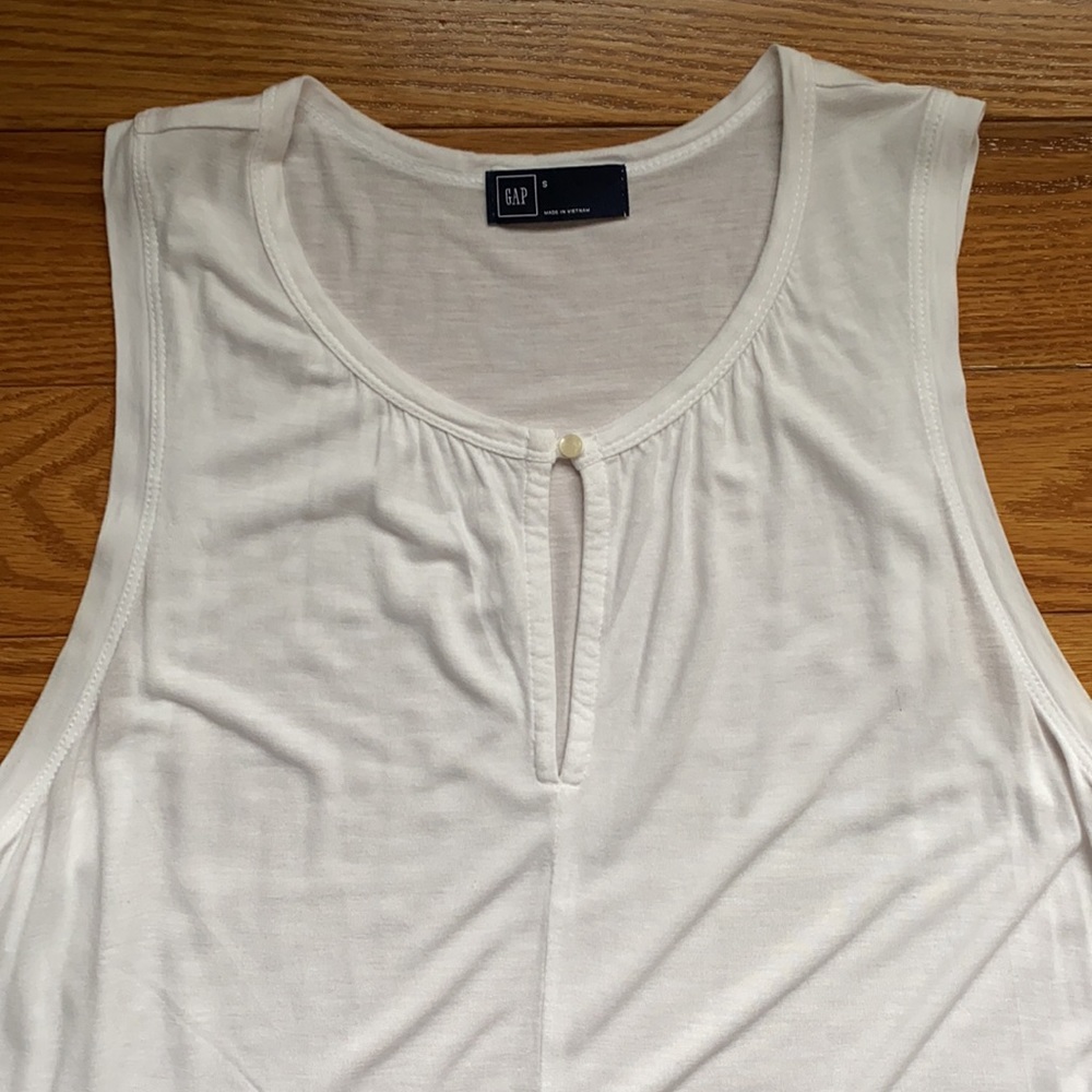 GAP Keyhole Tunic - Picture 2 of 5